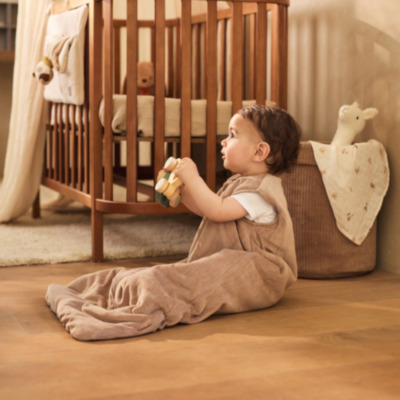 Vanaf wanneer mag een baby een slaapzak gebruiken? Alles over leeftijd en veiligheid