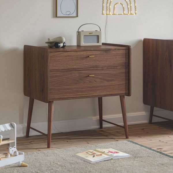 Commode beukenhout in walnoot met drie lades soft close railing van Petite Amélie