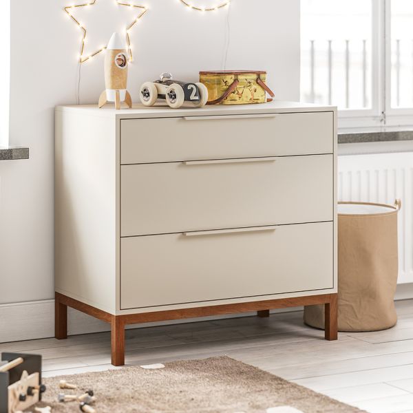 Commode van melamine en hout in oatmeal met drie lades en soft close mechanisme-petite-amelie