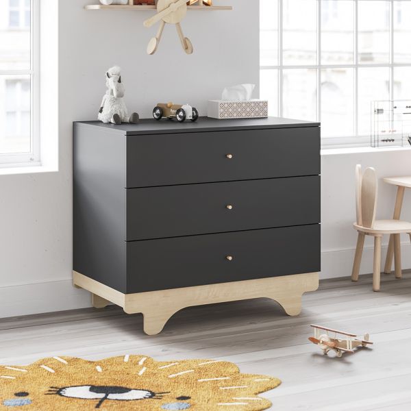 Commode baby zwart hout design van Petite Amélie