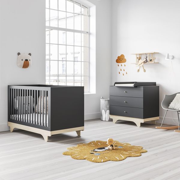 2-delige babykamer zwart donkergrijs hout van Petite Amélie