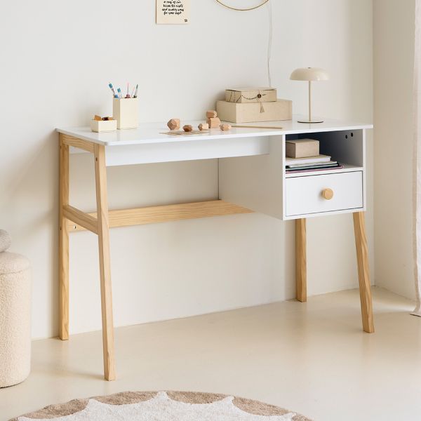 Kinderbureau met opbergruimte van hout uit de Cerise collectie in wit van Petite Amélie