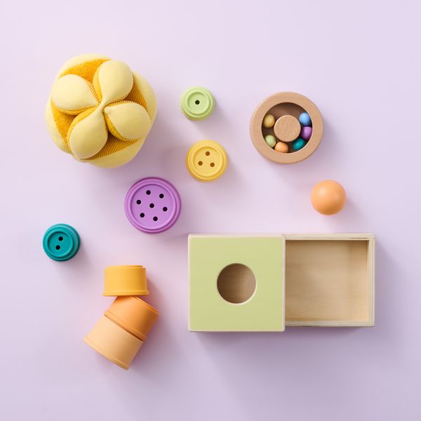 Montessori speelgoed ontwikkelingsbox voor baby van 7 tot 9 maanden van Petite Amélie