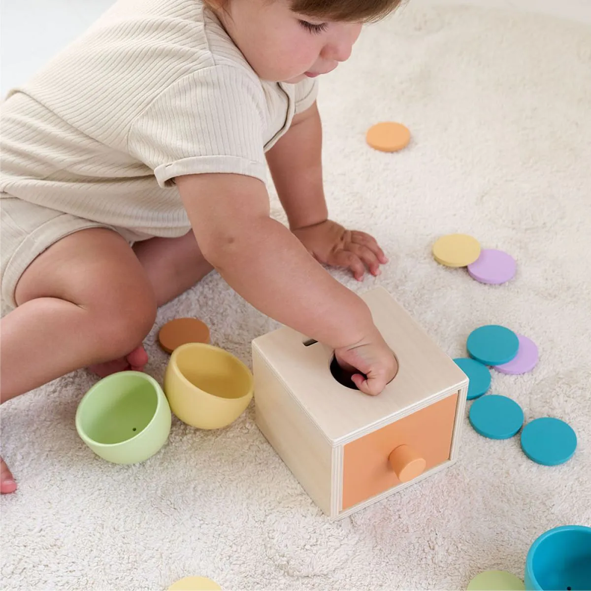 Montessori sorteerspel voor baby met houten vormen