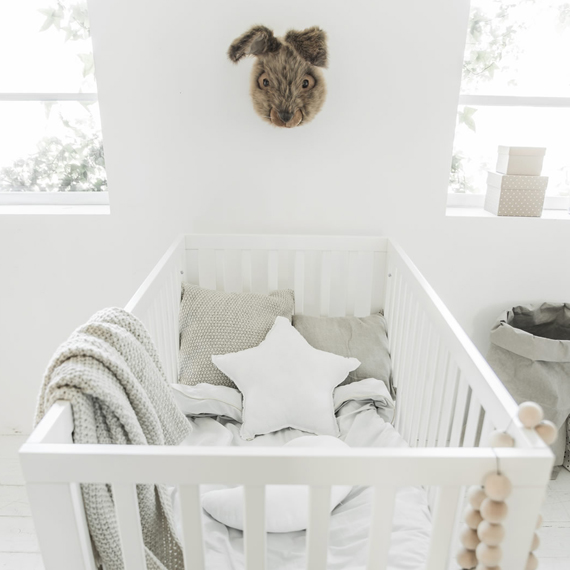 babykamer-bocca-natuurtinten-wit-ledikant-meegroeibed-petite-amelie