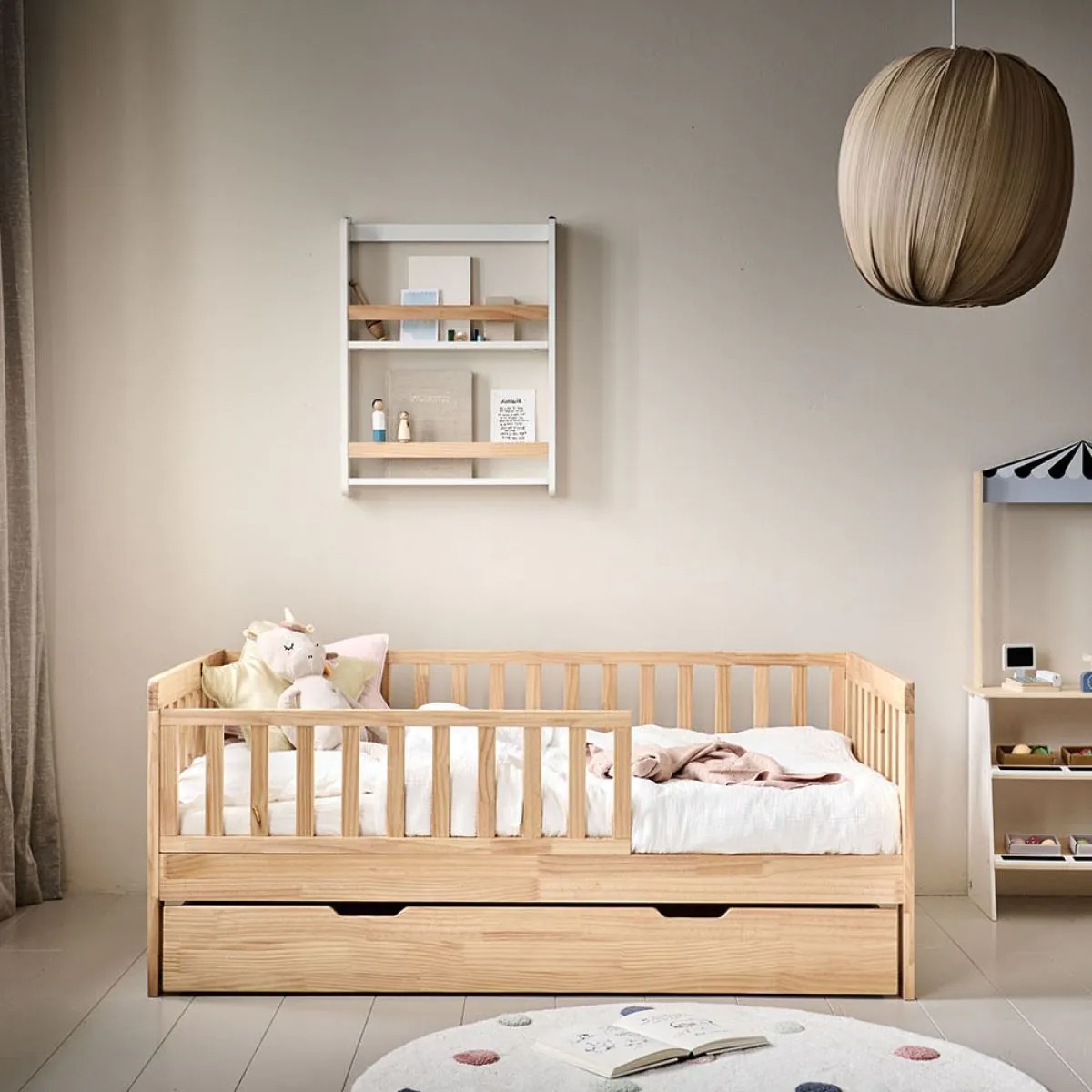 Peuterbedden in naturel hout Petite Amélie